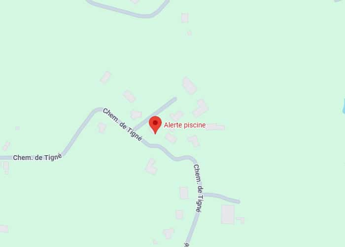 Alerte piscine : carte et localisation sur le Chem. de Tigné. Carte de localisation montrant le "Chem. de Tigné" avec une épingle rouge signalant l'emplacement d'une "Alerte piscine".
